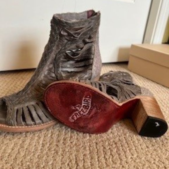 Freebird Women's Boots - Picture 4 of 4